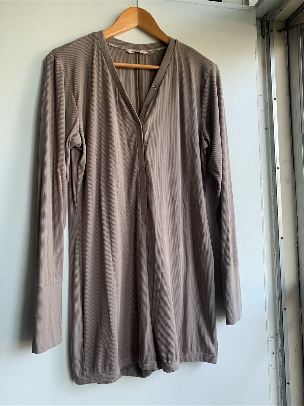 la Vie en Rose Ribbed Taupe Sleep Romper